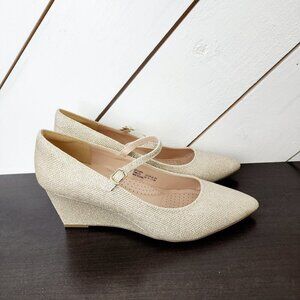 NEW Dream Pairs Women's Size 9.5  Gold Glitter Mary Jane Wedge Heel Shoes 11CT